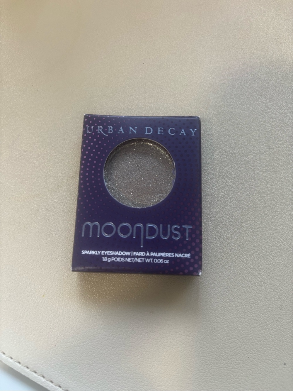24/7 Moondust Glittery Eyeshadow in Diamond Dog